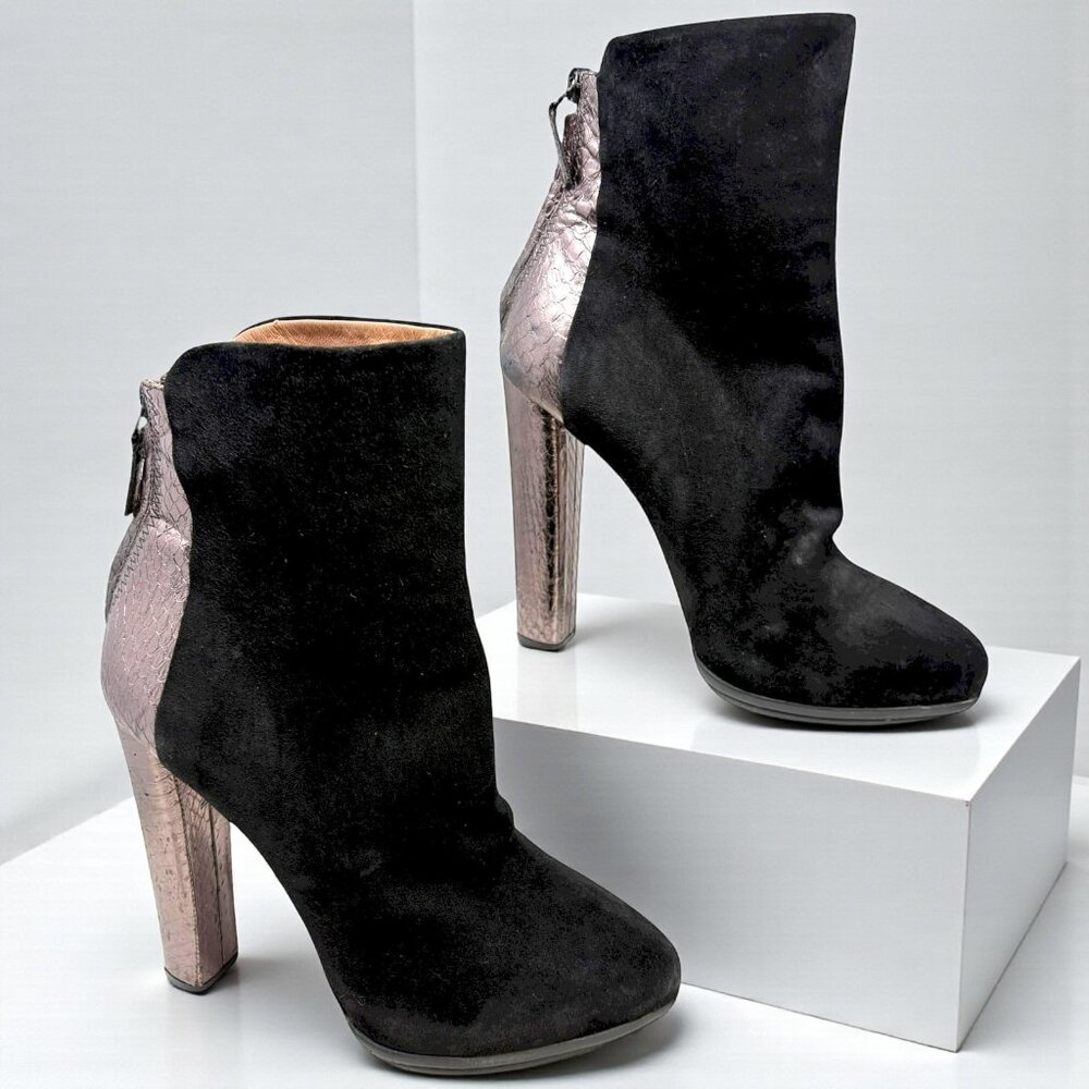 Aquazzura Black Suede Embossed Rose Leather Heeled Ankle Boot